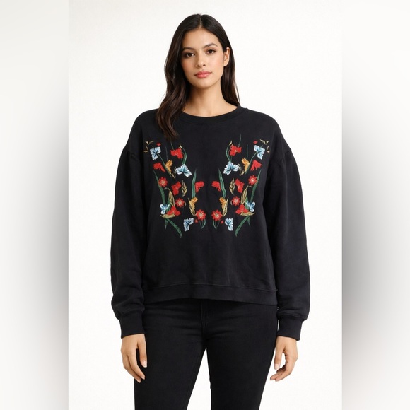 Jak & Rae Tops - Jak & Rae Women’s sweatshirt Embroidered Floral Black size M